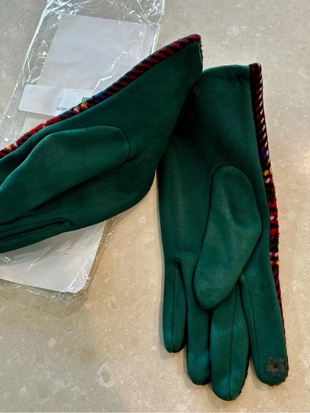 Women’s fleece touch screen winter gloves plaid